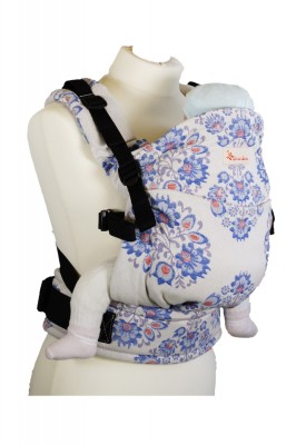 Nosidło ergonomiczne dla dziecka od 4 m. do 20 kg - motyw Kurpie Celeste widok z boku