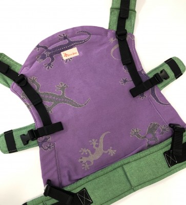 Nosidło ergonomiczne dla dziecka od 4 m. do 20 kg - motyw Geckos widok na płasko